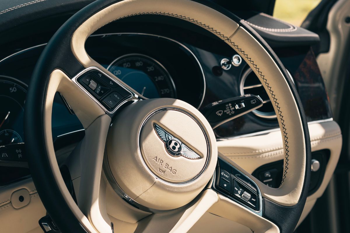 bentley hire steering wheel